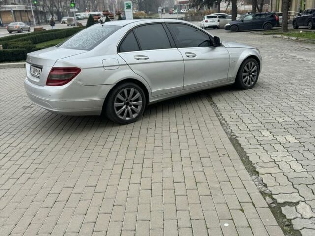 Серый Мерседес Ц-Класс, объемом двигателя 2.1 л и пробегом 300 тыс. км за 7200 $, фото 5 на Automoto.ua