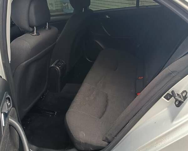 Сірий Мерседес Ц-Клас, об'ємом двигуна 1.8 л та пробігом 216 тис. км за 2700 $, фото 7 на Automoto.ua