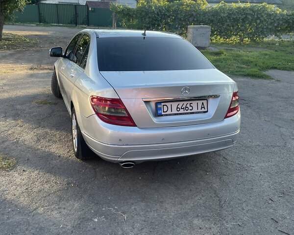 Серый Мерседес Ц-Класс, объемом двигателя 2.15 л и пробегом 320 тыс. км за 8000 $, фото 6 на Automoto.ua