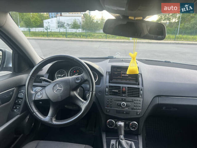 Сірий Мерседес Ц-Клас, об'ємом двигуна 1.8 л та пробігом 257 тис. км за 7500 $, фото 56 на Automoto.ua