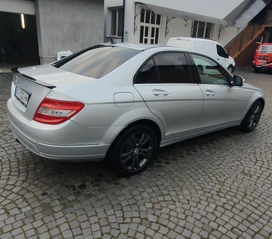 Серый Мерседес Ц-Класс, объемом двигателя 2.1 л и пробегом 355 тыс. км за 7100 $, фото 3 на Automoto.ua