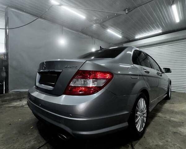 Серый Мерседес Ц-Класс, объемом двигателя 3 л и пробегом 99 тыс. км за 14800 $, фото 35 на Automoto.ua