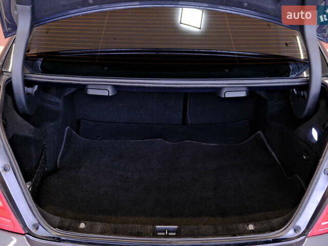 Сірий Мерседес Ц-Клас, об'ємом двигуна 3 л та пробігом 198 тис. км за 8900 $, фото 43 на Automoto.ua