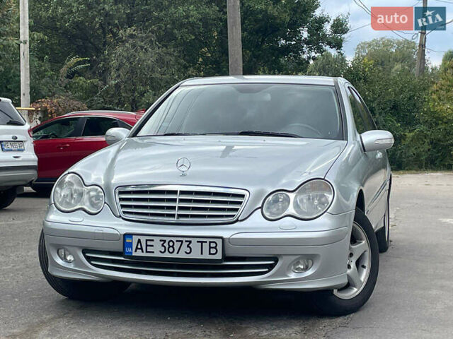 Сірий Мерседес Ц-Клас, об'ємом двигуна 1.8 л та пробігом 215 тис. км за 7200 $, фото 3 на Automoto.ua