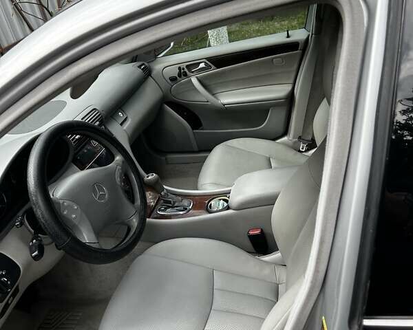 Мерседес Ц-Клас 2007 у Києві на Automoto.ua Сірий Мерседес Ц-Клас, об'ємом двигуна 3 л та пробігом 195 тис. км за 7950 $, фото 6 на Automoto.ua