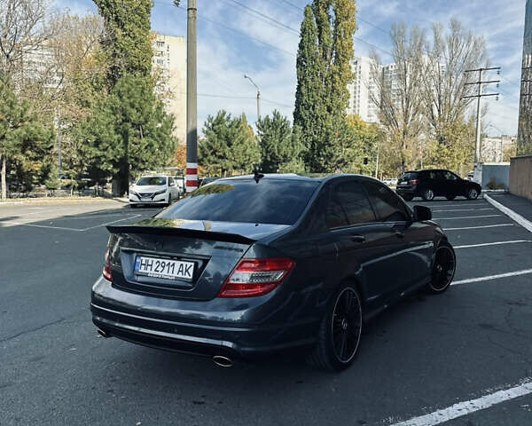 Сірий Мерседес Ц-Клас, об'ємом двигуна 3 л та пробігом 198 тис. км за 8500 $, фото 3 на Automoto.ua