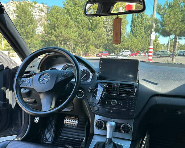 Сірий Мерседес Ц-Клас, об'ємом двигуна 3 л та пробігом 198 тис. км за 8500 $, фото 4 на Automoto.ua