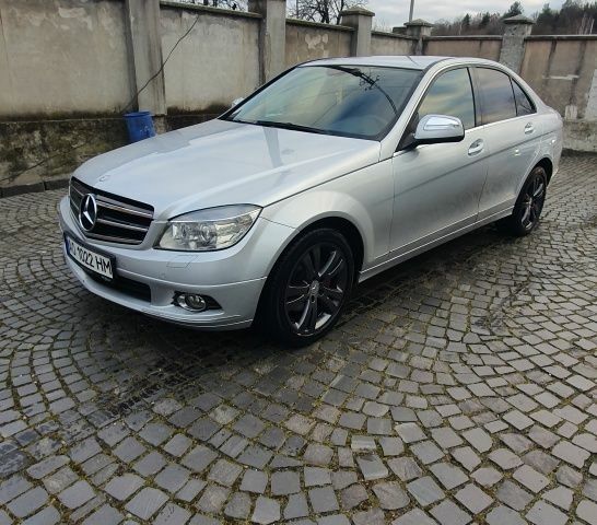 Серый Мерседес Ц-Класс, объемом двигателя 2.1 л и пробегом 355 тыс. км за 7100 $, фото 2 на Automoto.ua