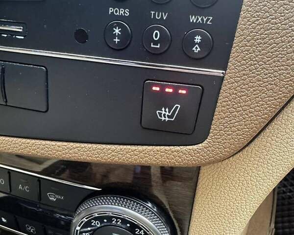 Сірий Мерседес Ц-Клас, об'ємом двигуна 3 л та пробігом 300 тис. км за 11000 $, фото 44 на Automoto.ua