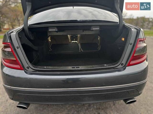 Сірий Мерседес Ц-Клас, об'ємом двигуна 3 л та пробігом 300 тис. км за 11000 $, фото 8 на Automoto.ua