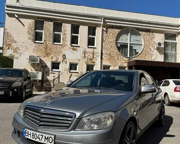 Серый Мерседес Ц-Класс, объемом двигателя 1.8 л и пробегом 270 тыс. км за 8000 $, фото 21 на Automoto.ua