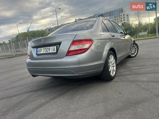 Сірий Мерседес Ц-Клас, об'ємом двигуна 1.8 л та пробігом 257 тис. км за 7500 $, фото 9 на Automoto.ua