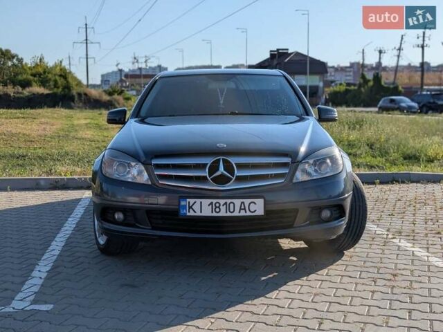 Сірий Мерседес Ц-Клас, об'ємом двигуна 2.15 л та пробігом 325 тис. км за 8699 $, фото 3 на Automoto.ua