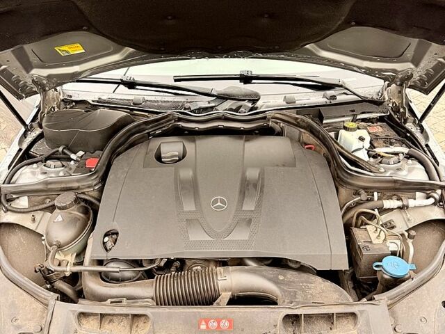 Серый Мерседес Ц-Класс, объемом двигателя 2.1 л и пробегом 256 тыс. км за 5000 $, фото 9 на Automoto.ua