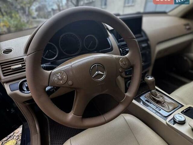 Сірий Мерседес Ц-Клас, об'ємом двигуна 3 л та пробігом 300 тис. км за 11000 $, фото 24 на Automoto.ua