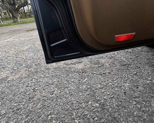 Сірий Мерседес Ц-Клас, об'ємом двигуна 3 л та пробігом 300 тис. км за 11000 $, фото 21 на Automoto.ua