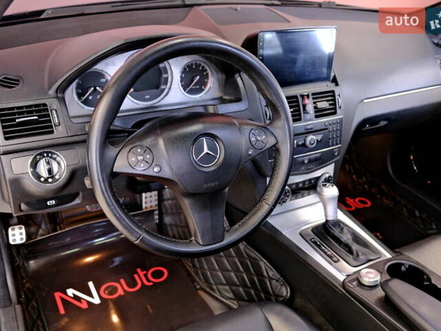 Сірий Мерседес Ц-Клас, об'ємом двигуна 3 л та пробігом 198 тис. км за 8900 $, фото 26 на Automoto.ua