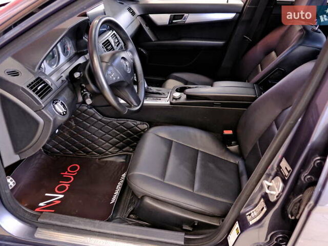 Сірий Мерседес Ц-Клас, об'ємом двигуна 3 л та пробігом 198 тис. км за 8900 $, фото 25 на Automoto.ua