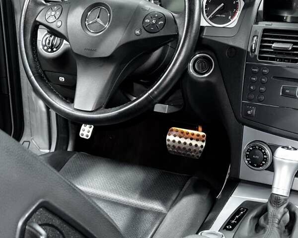 Серый Мерседес Ц-Класс, объемом двигателя 3 л и пробегом 99 тыс. км за 14800 $, фото 15 на Automoto.ua