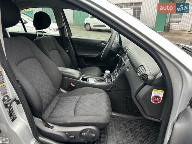 Сірий Мерседес Ц-Клас, об'ємом двигуна 1.8 л та пробігом 217 тис. км за 6190 $, фото 26 на Automoto.ua