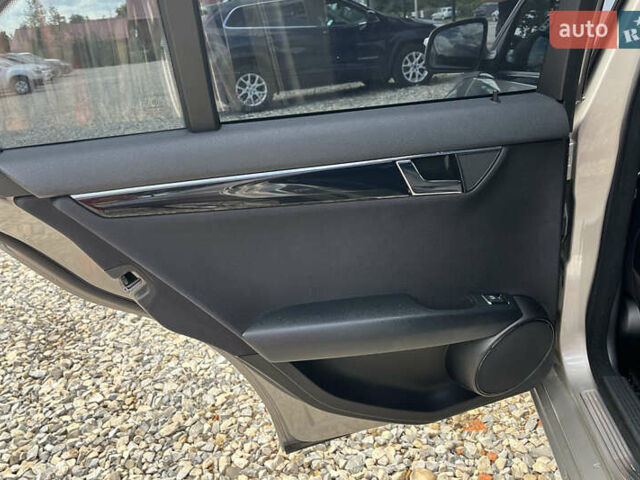 Сірий Мерседес Ц-Клас, об'ємом двигуна 1.8 л та пробігом 339 тис. км за 8500 $, фото 14 на Automoto.ua