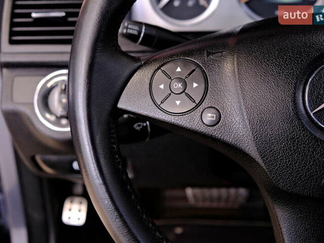 Сірий Мерседес Ц-Клас, об'ємом двигуна 3 л та пробігом 198 тис. км за 8900 $, фото 19 на Automoto.ua