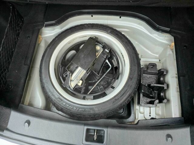 Серый Мерседес Ц-Класс, объемом двигателя 3 л и пробегом 190 тыс. км за 8200 $, фото 16 на Automoto.ua