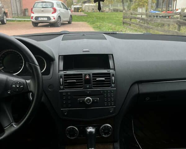 Сірий Мерседес Ц-Клас, об'ємом двигуна 2.2 л та пробігом 242 тис. км за 9300 $, фото 8 на Automoto.ua