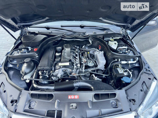 Сірий Мерседес Ц-Клас, об'ємом двигуна 2.15 л та пробігом 300 тис. км за 10800 $, фото 56 на Automoto.ua