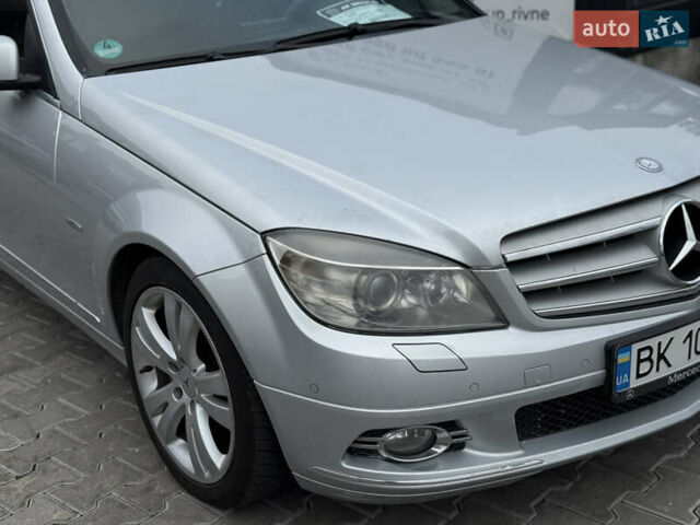 Сірий Мерседес Ц-Клас, об'ємом двигуна 2.15 л та пробігом 414 тис. км за 8650 $, фото 4 на Automoto.ua