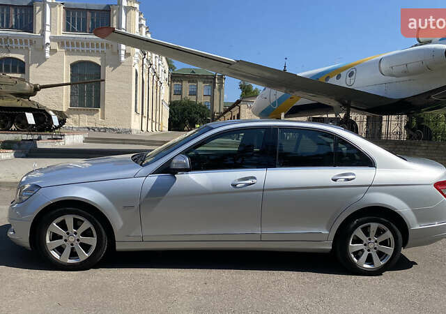 Сірий Мерседес Ц-Клас, об'ємом двигуна 2.5 л та пробігом 148 тис. км за 9800 $, фото 3 на Automoto.ua