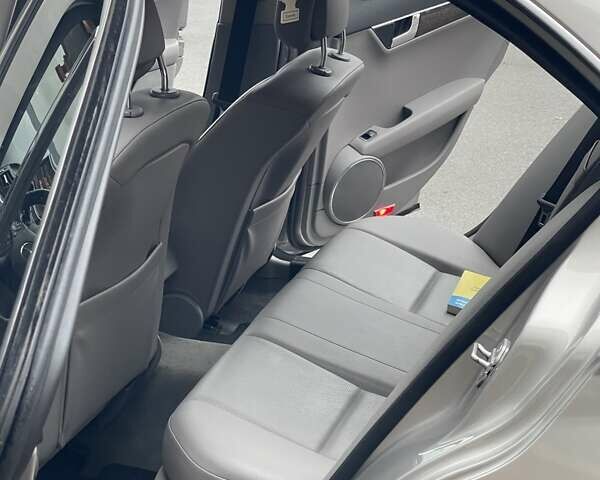 Серый Мерседес Ц-Класс, объемом двигателя 1.8 л и пробегом 188 тыс. км за 9200 $, фото 10 на Automoto.ua