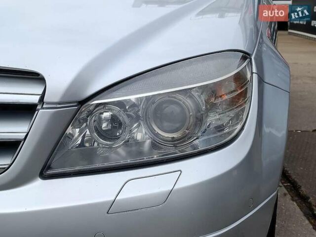 Сірий Мерседес Ц-Клас, об'ємом двигуна 3 л та пробігом 305 тис. км за 8690 $, фото 5 на Automoto.ua