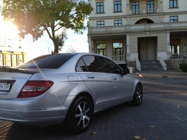 Серый Мерседес Ц-Класс, объемом двигателя 1.8 л и пробегом 220 тыс. км за 9000 $, фото 2 на Automoto.ua