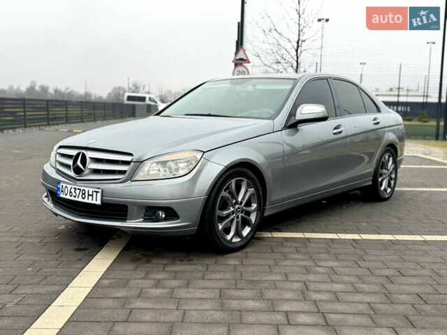 Серый Мерседес Ц-Класс, объемом двигателя 2.2 л и пробегом 320 тыс. км за 8400 $, фото 1 на Automoto.ua