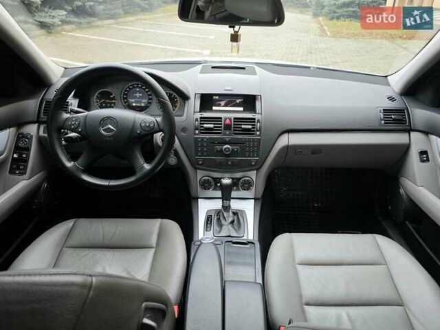 Сірий Мерседес Ц-Клас, об'ємом двигуна 0 л та пробігом 190 тис. км за 8200 $, фото 20 на Automoto.ua