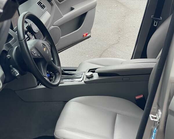 Серый Мерседес Ц-Класс, объемом двигателя 1.8 л и пробегом 188 тыс. км за 9200 $, фото 9 на Automoto.ua