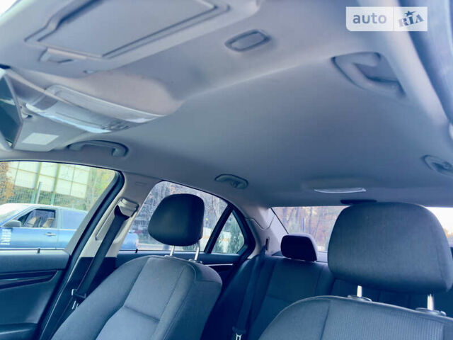 Сірий Мерседес Ц-Клас, об'ємом двигуна 2.15 л та пробігом 300 тис. км за 10800 $, фото 42 на Automoto.ua