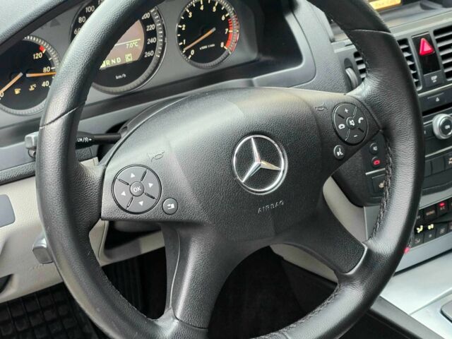 Серый Мерседес Ц-Класс, объемом двигателя 3 л и пробегом 190 тыс. км за 8200 $, фото 11 на Automoto.ua