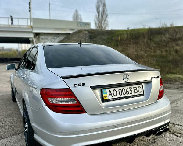 Серый Мерседес Ц-Класс, объемом двигателя 6.21 л и пробегом 64 тыс. км за 29000 $, фото 4 на Automoto.ua