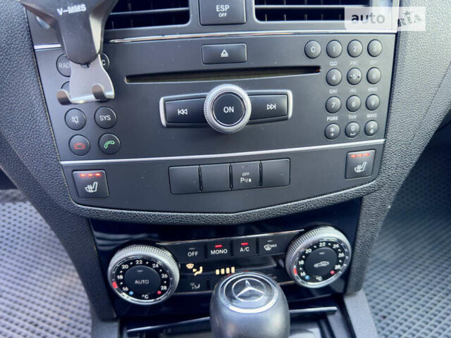 Сірий Мерседес Ц-Клас, об'ємом двигуна 2.15 л та пробігом 300 тис. км за 10800 $, фото 27 на Automoto.ua