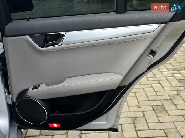 Серый Мерседес Ц-Класс, объемом двигателя 0 л и пробегом 190 тыс. км за 8200 $, фото 18 на Automoto.ua