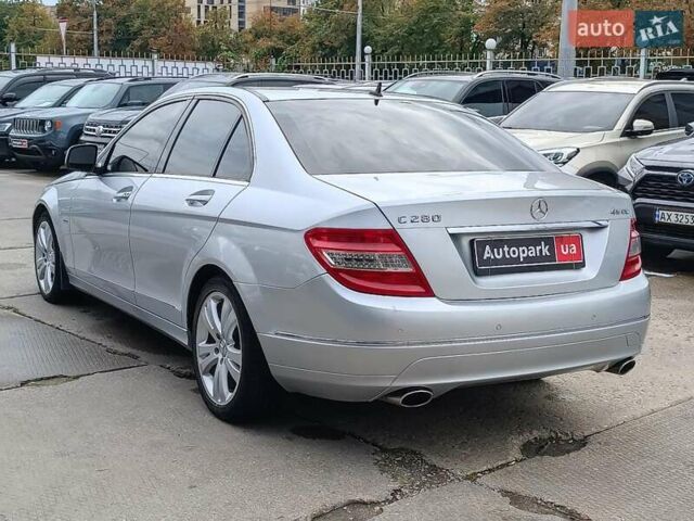 Сірий Мерседес Ц-Клас, об'ємом двигуна 3 л та пробігом 305 тис. км за 8690 $, фото 11 на Automoto.ua