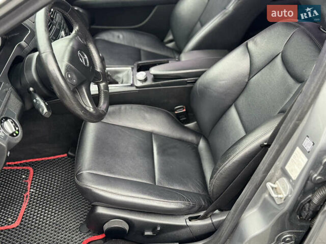 Серый Мерседес Ц-Класс, объемом двигателя 2.2 л и пробегом 320 тыс. км за 8400 $, фото 7 на Automoto.ua