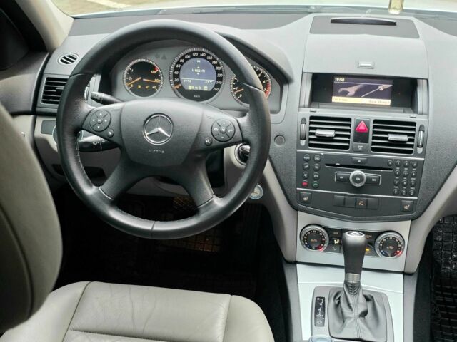 Серый Мерседес Ц-Класс, объемом двигателя 3 л и пробегом 190 тыс. км за 8200 $, фото 21 на Automoto.ua