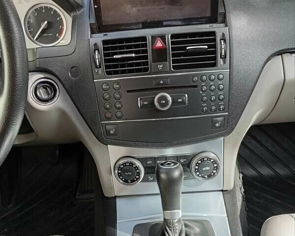 Сірий Мерседес Ц-Клас, об'ємом двигуна 1.8 л та пробігом 206 тис. км за 9000 $, фото 16 на Automoto.ua