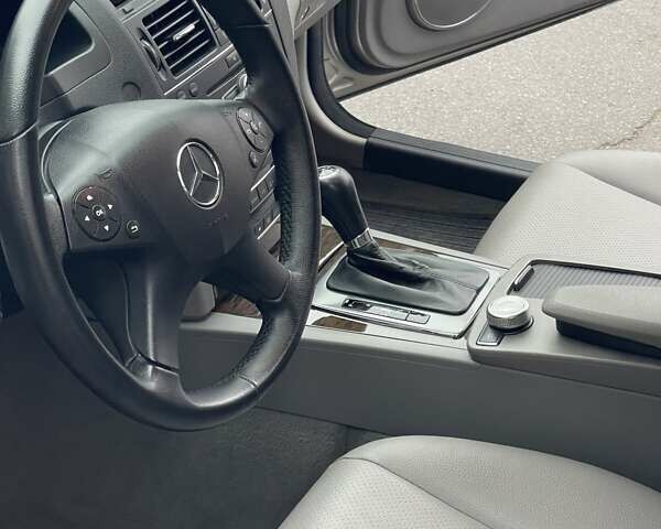 Серый Мерседес Ц-Класс, объемом двигателя 1.8 л и пробегом 188 тыс. км за 9200 $, фото 13 на Automoto.ua