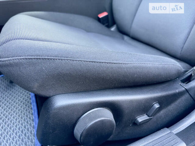 Сірий Мерседес Ц-Клас, об'ємом двигуна 2.15 л та пробігом 300 тис. км за 10800 $, фото 20 на Automoto.ua