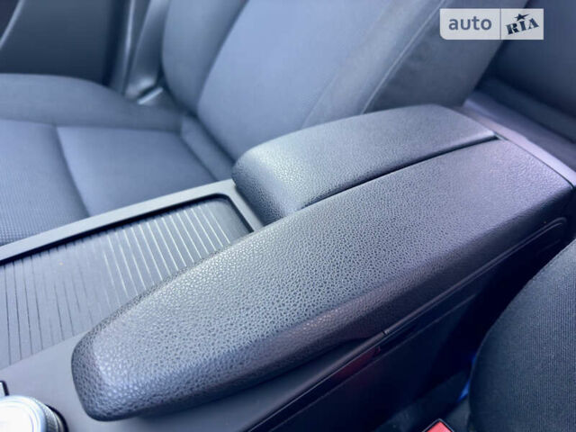 Сірий Мерседес Ц-Клас, об'ємом двигуна 2.15 л та пробігом 300 тис. км за 10800 $, фото 23 на Automoto.ua