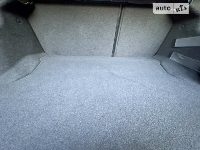 Сірий Мерседес Ц-Клас, об'ємом двигуна 2.15 л та пробігом 300 тис. км за 10800 $, фото 45 на Automoto.ua